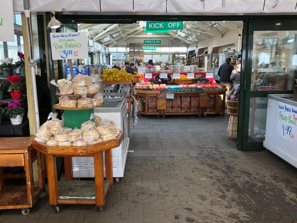 Sharonna's pita at outdoor farmers market stand